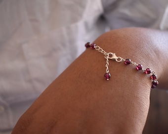 Red garnet bead bracelet, handmade silver 925 bracelet, gift for her, everyday jewelry, minimalist, adjustable bracelet, bridesmaid gift