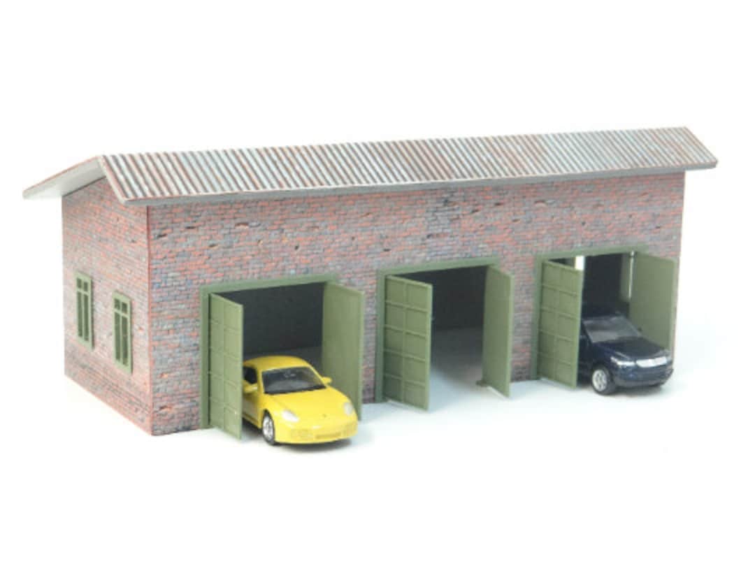 Diorama Garage Models With Three Doors / Scale 1:60, 64