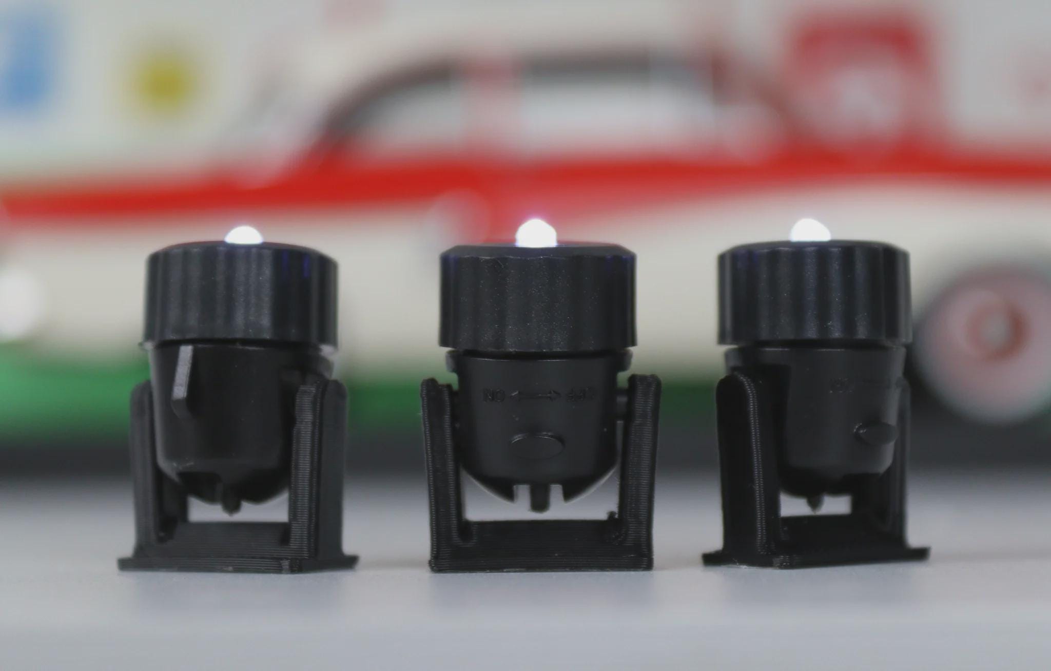 1:18スケールのカーディスプレイケース - LED照明付きアクリルガレージ