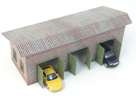 Diorama Garage Models With Three Doors / Scale 1:60, 64