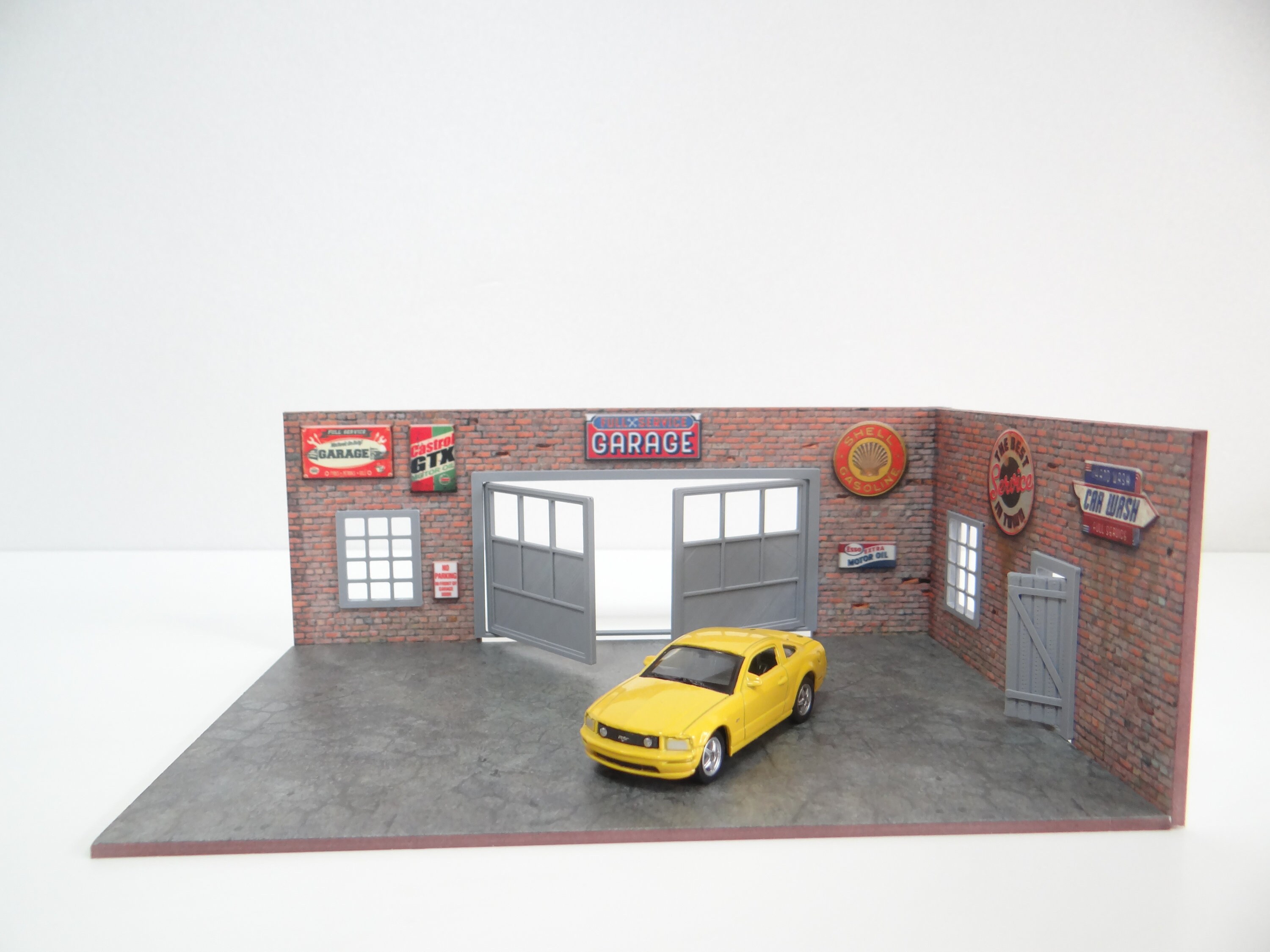 Miniature Brick Auto Service Display / Scale 1:60, 64