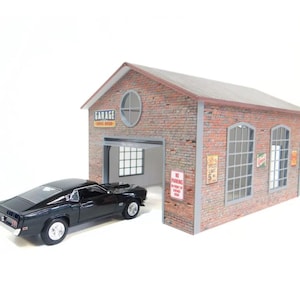 Brick House Garage 1:24 Scale – Diorama Kit for Model Car Display & Decor 1/24
