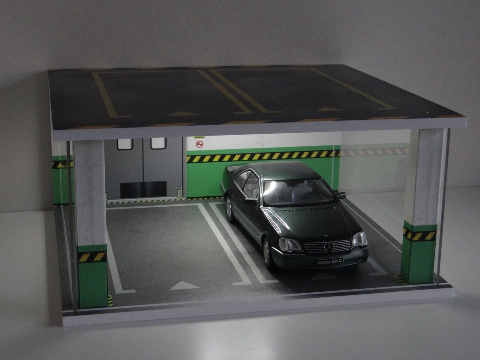 Vitrine de voiture modèle 1:18, scène de Parking de voiture, scène de  Garage souterraine simulée, Parking de voiture, jouet de stockage, cadeau -  AliExpress