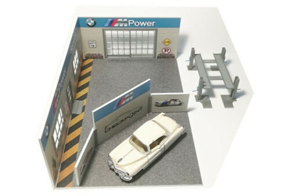 1:43 Parts service car garage Diorama model kit with service