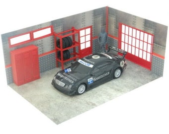 スケール 1:24 ジオラマガレージ「金属」壁付き ジオラマモデルキット