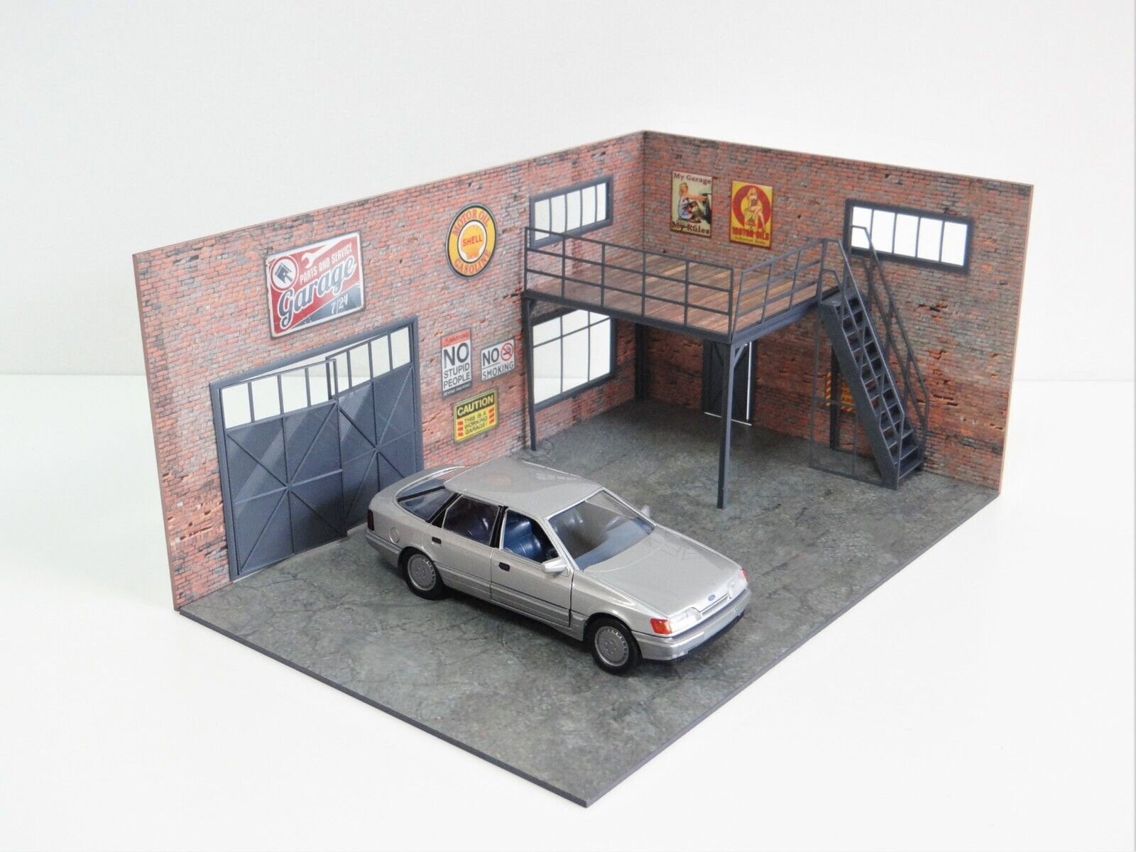 1:24スケール 2階建てレンガガレージ ジオラマモデルキット