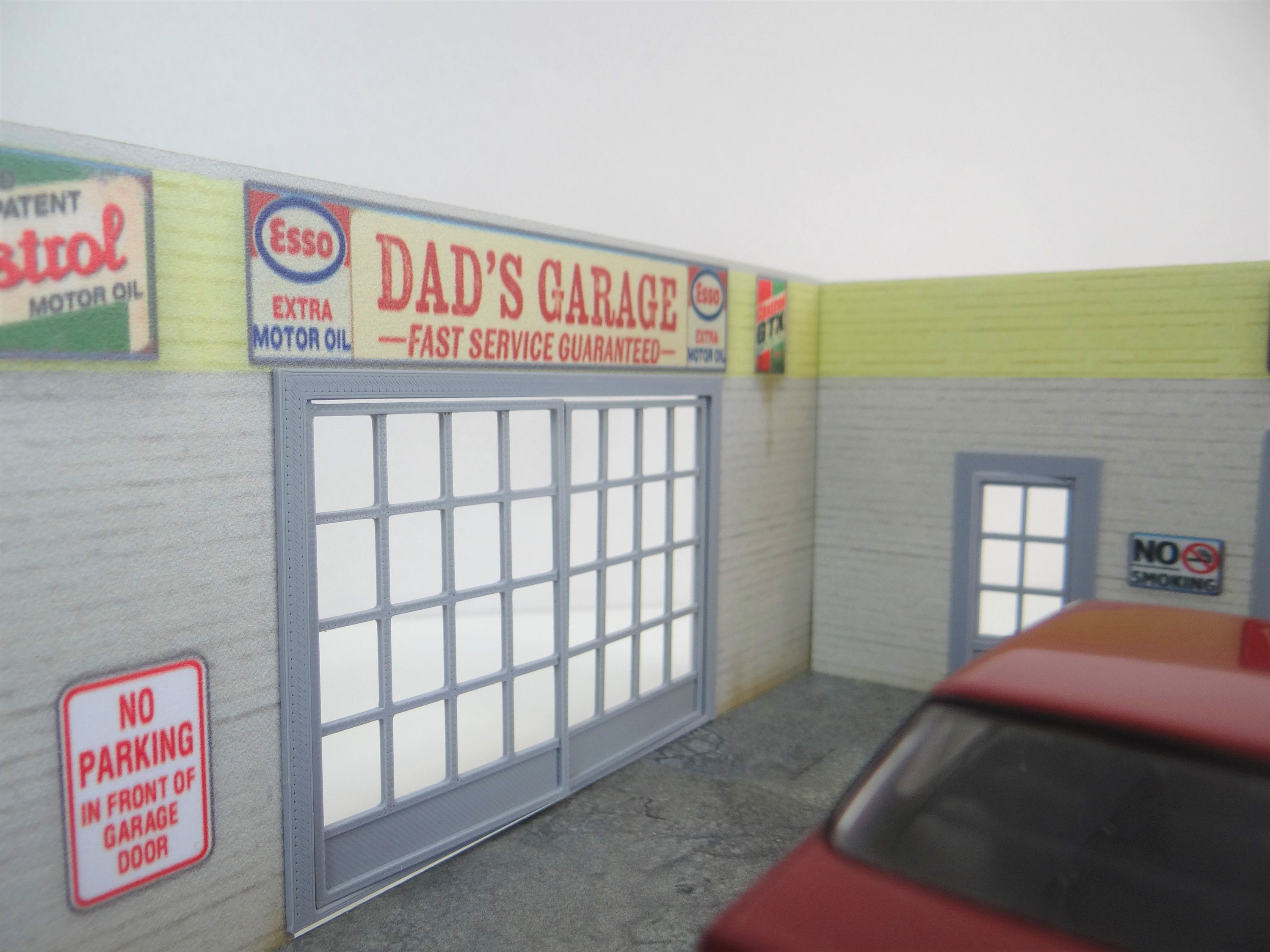 DAD'S GARAGE / Dollhouse, Miniature, Diorama, Abondened - .de