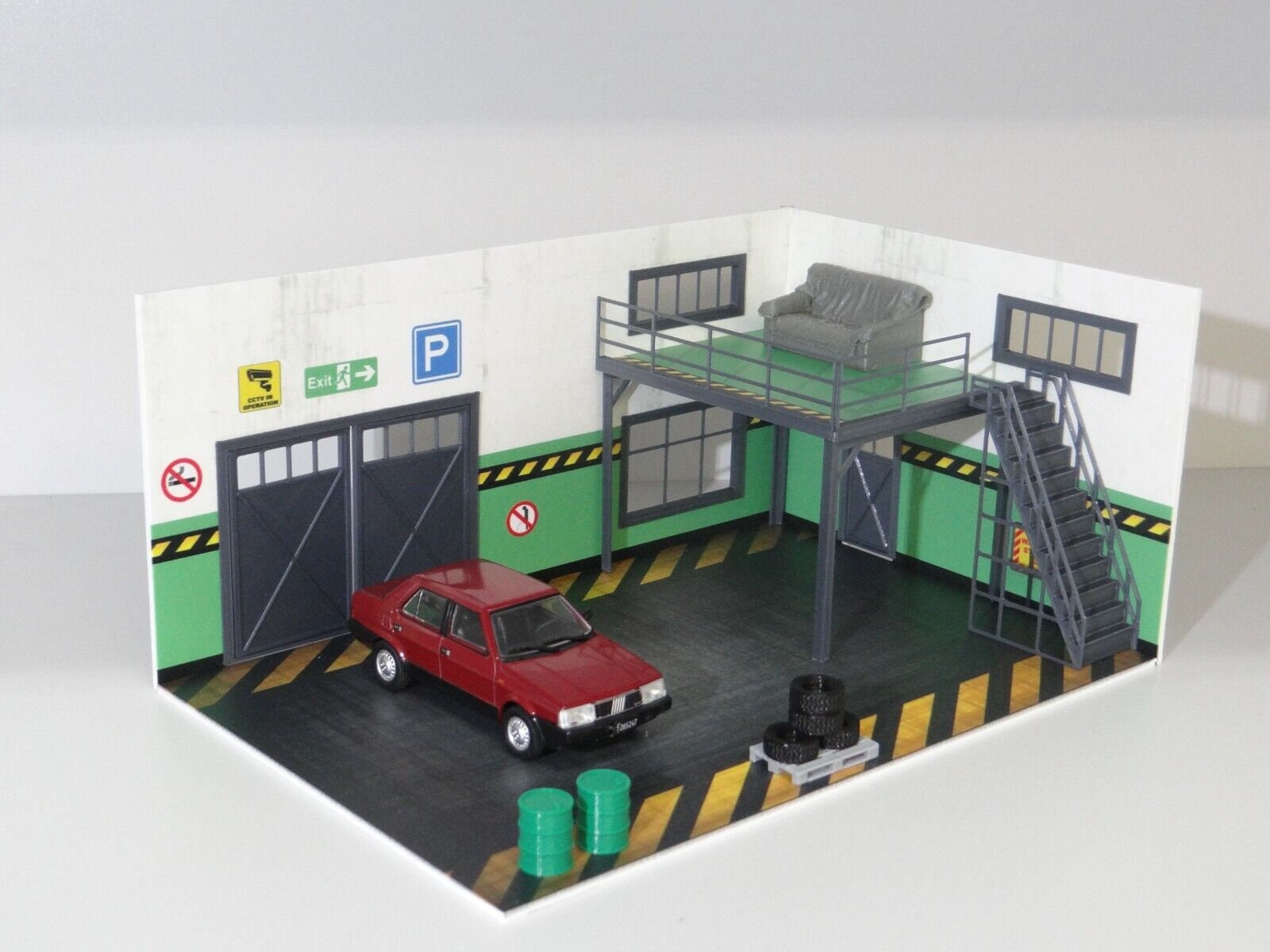 Scale 1:43 DIY Two-floor brick garage service Diorama model kit