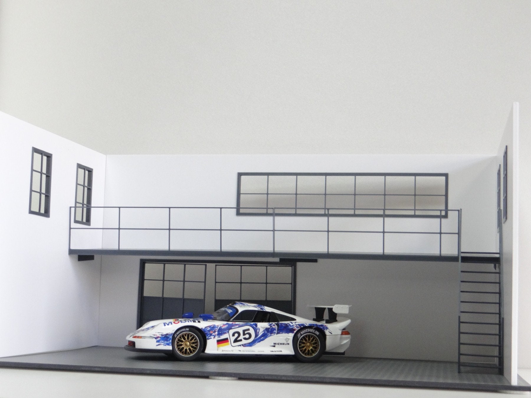 Two-floor Car Garage Model Kit – 1:18 Auto Display Garage