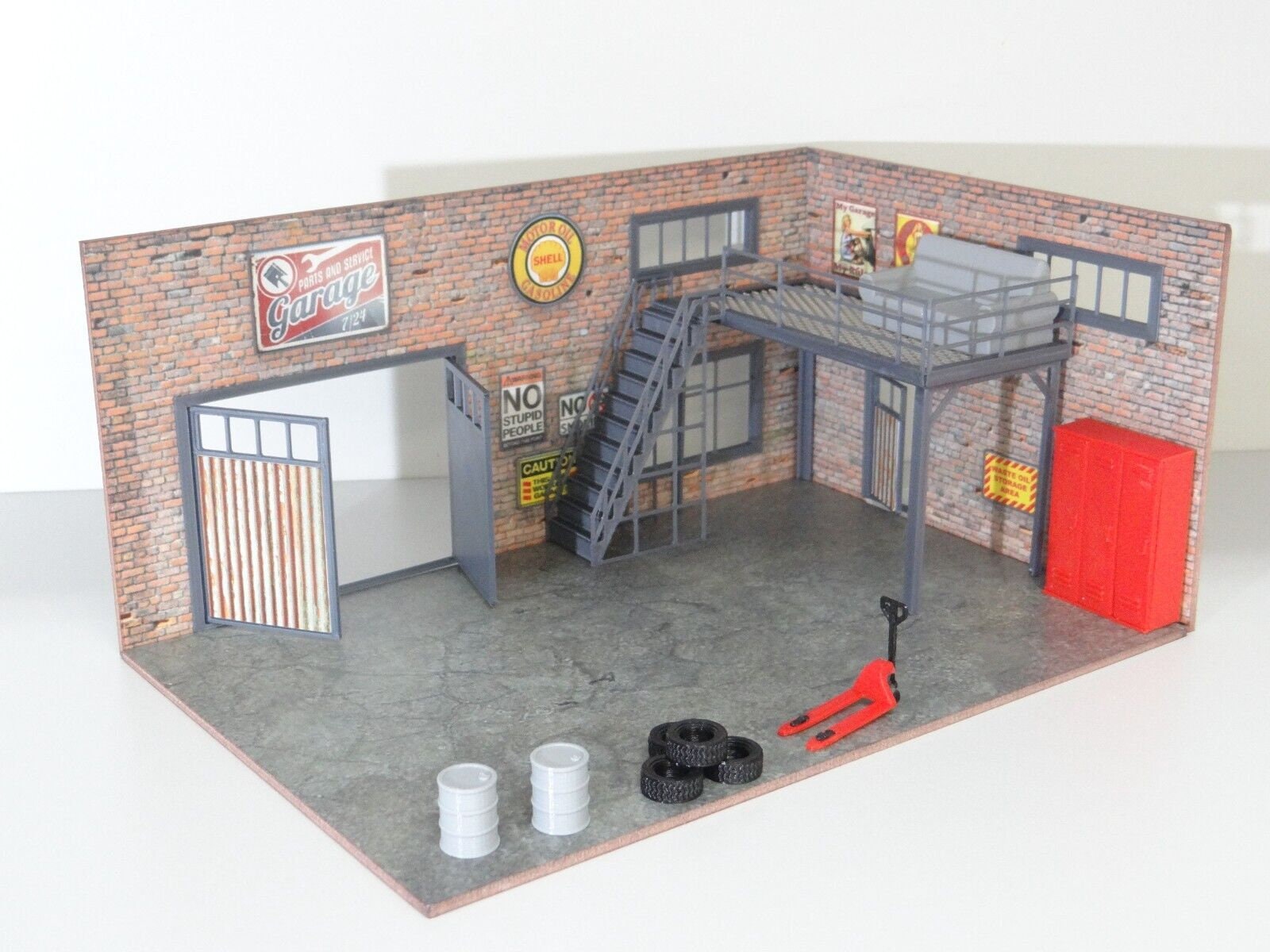 Two in One Diorama Model Display 1:43 Car Garage Double sided print –  dioramatoys