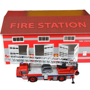 Fire Station Diorama Kit 1:43 Scale – Model Display for Fire Department Scene