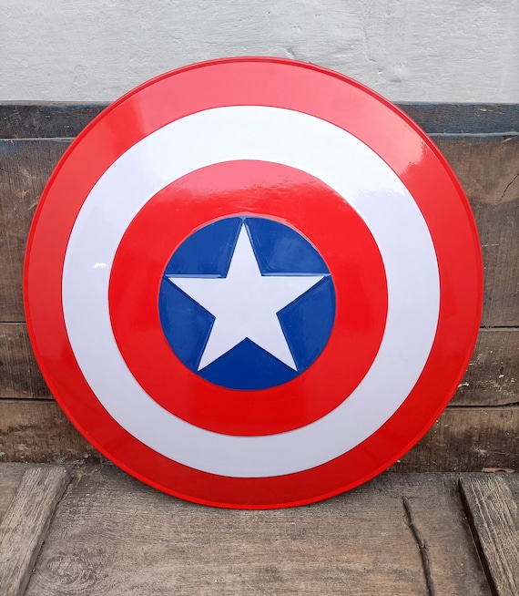 キャプテン・アメリカ シールド アベンジャーズ キャプテン・アメリカのシールド：22インチの金属製アベンジャーズ