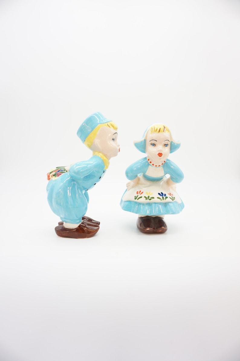 Vintage Kissing Dutch Couple Ceramic Figurine Dutch Figurine Etsy