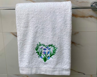 Towel, bath towel or set.