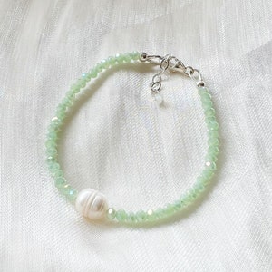 Single freshwater pearl bracelet or anklet with faceted glass beads - silver plated / sterling silver / gold filled clasp - adjustable