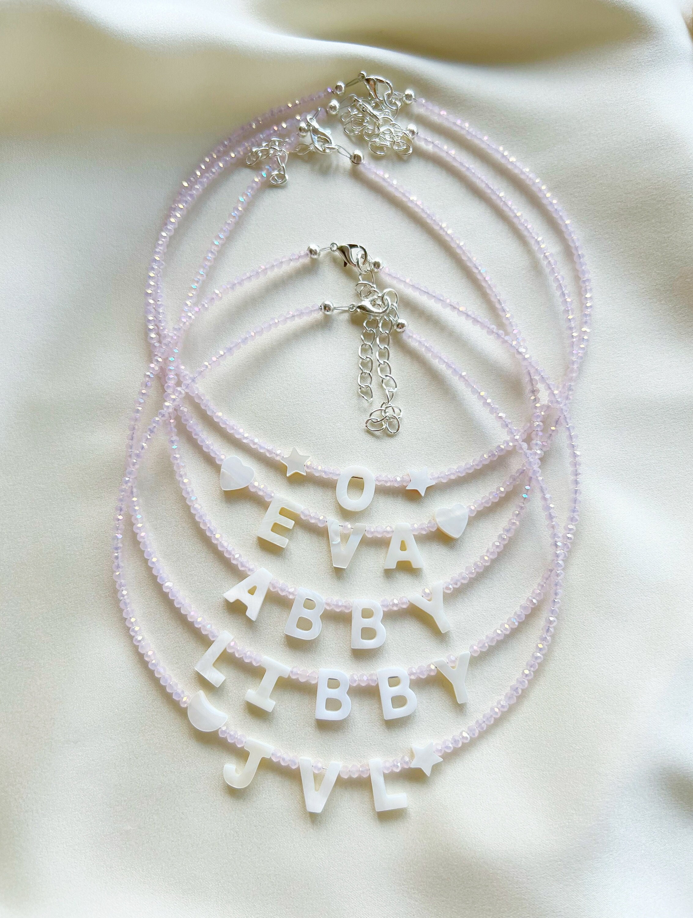 Rosa Glasperlen - Namen oder Wort - Halskette mit Perlmuttbuchstaben - versilbert, Sterling Silber oder Gold filled Karabinerverschluss