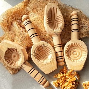 Hand Carved Wooden Cookie Mold – Floral Pattern Cookie Stamp – Christmas & Thanksgiving Baking Tool – Mooncake or Holiday Cookie Press