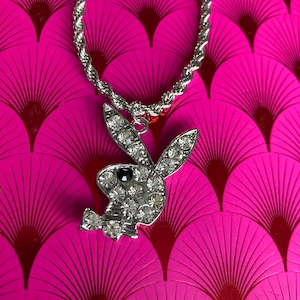 TO GO - 90er Kitsch Halskette | Edelstahl silberne Playboybunny Kette | Retro 80er Jahre Schmuck Kristall Playboy Hase Hip Hop Strass Bunny