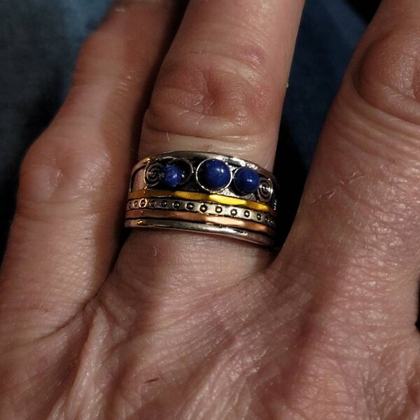 Tri-colored Band with 3 Lapis stones