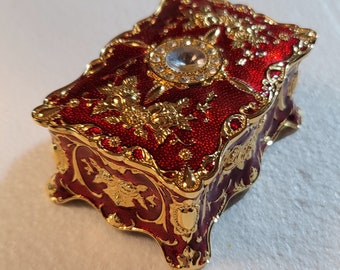 Vintage Jewelry Box Mini European Style Antique Jewelry Box Metal Enamel  Ring Necklace Earring Organizer Gold Red