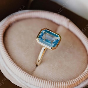 Vintage Emerald Cut Aquamarine Ring, Aquamarine Engagement Ring, Aquamarine Solitaire Ring, Unique Bezel Set Ring, March Birthstone Ring.