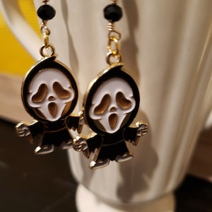 Ghostface Earrings | Halloween | Horror | Spoopy