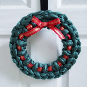 Christmas Tree Wreath, Christmas Yarn Wreath, Chunky Yarn Wreath, Chunky Crocheted Wreath, Chunky Knit Wreath, Cozy Christmas Crochet Wreath