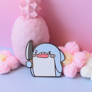 Broche de esmalte de tubarão fofo, broches de esmalte duro de tubarão kawaii, broche de lapela de peixe marinho engraçado, presente de broche para amantes do oceano, acessório de calibre pequeno para ela