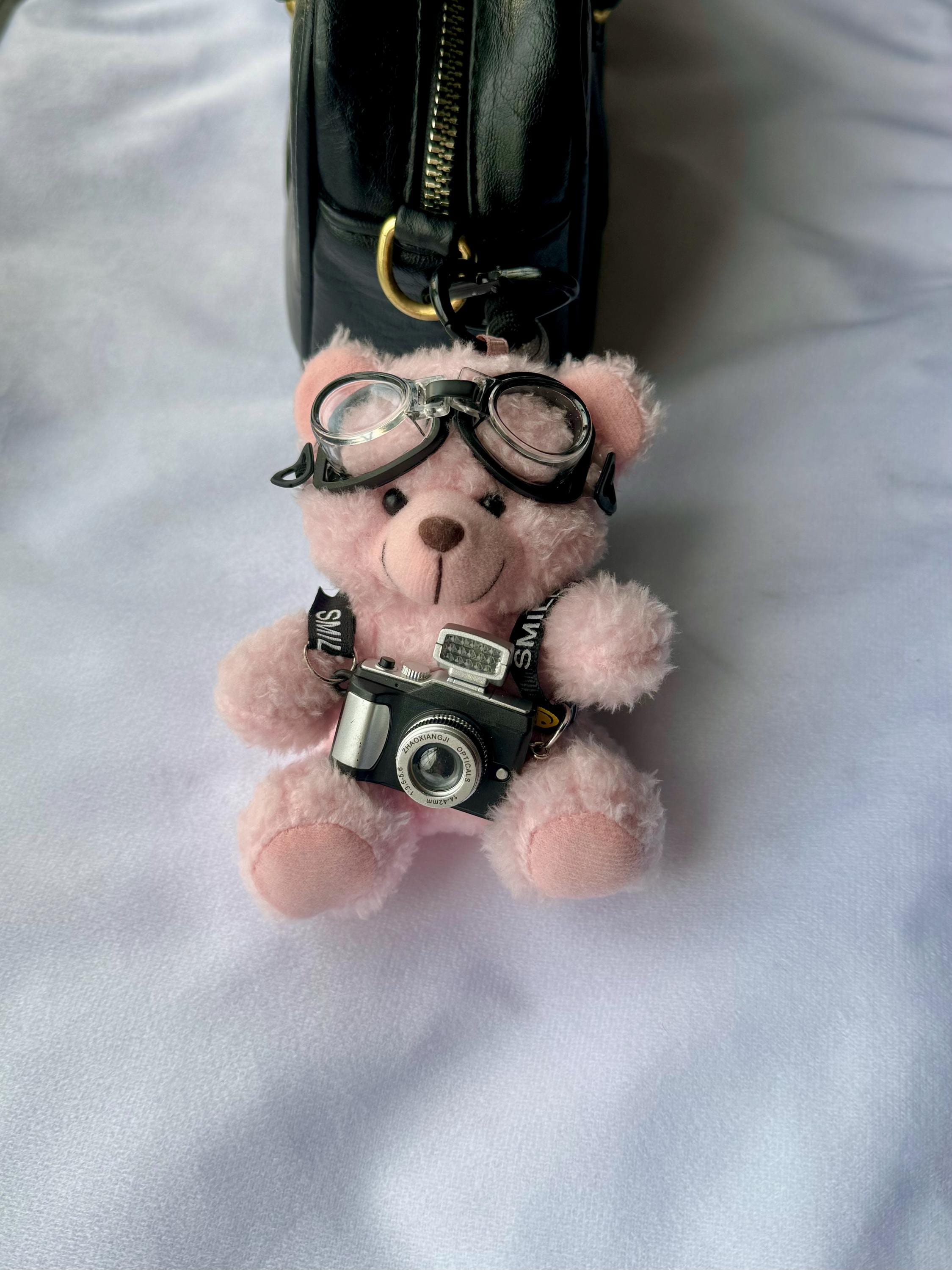かわいいテディベアキーホルダー、カメラ付きぬいぐるみバッグチャーム
