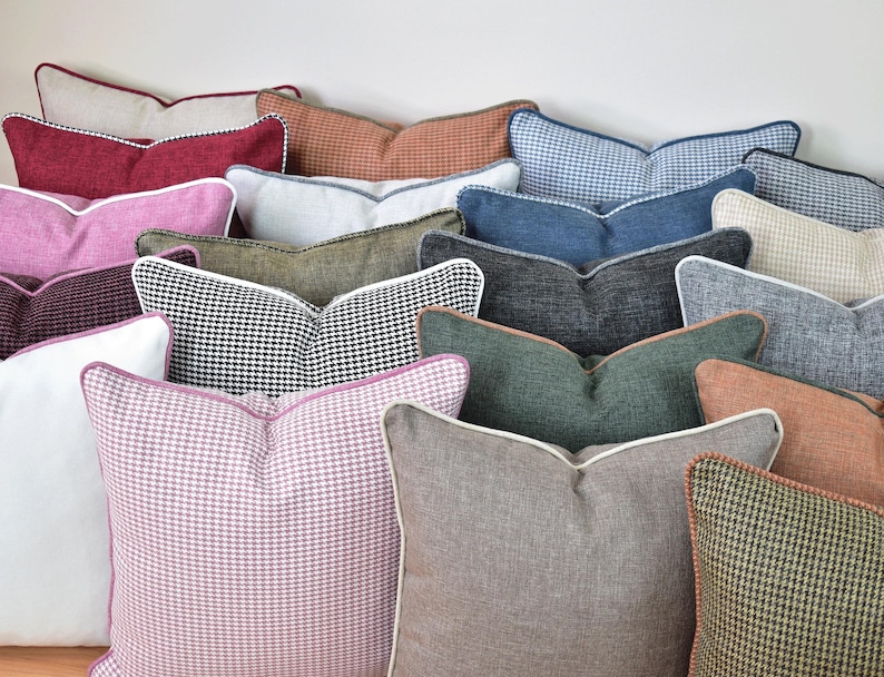 Linen throw pillow cover with piping