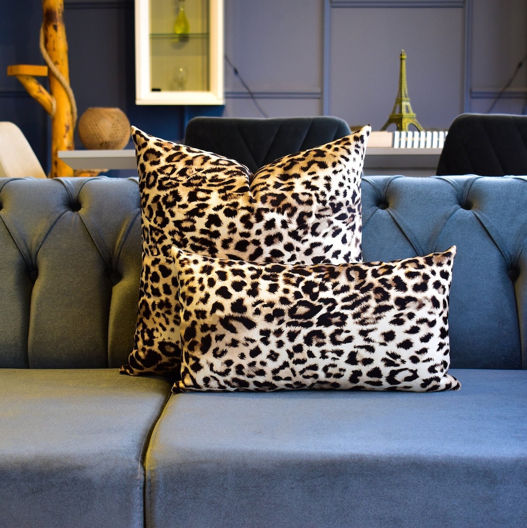 Leopard Velvet Pillow Cover,Animal Print Cheetah Living Room Cushion,Velvet Lumbar Throw Pillow ,Chair,Bench,Couch, Bedroom Bed Pillow Cover
