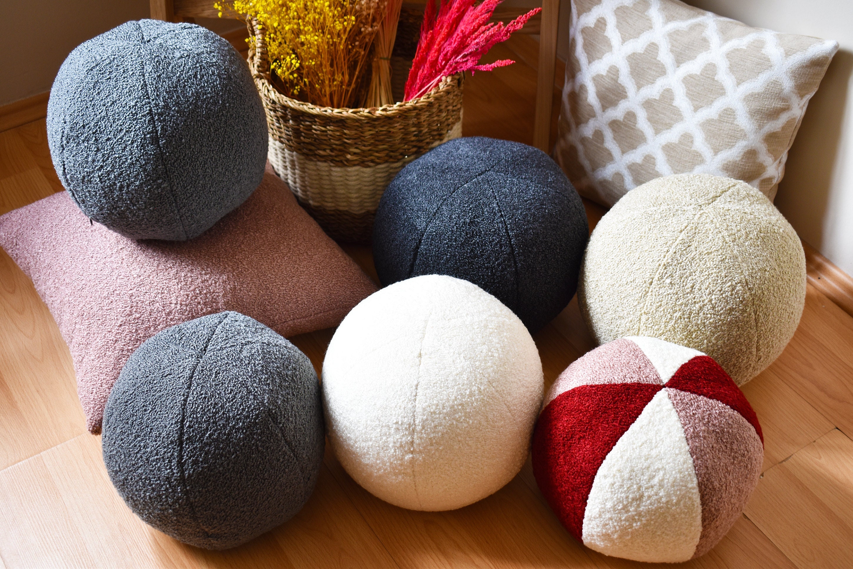 Knot Ball Pillow Round Plush Throw Pillow Handmade Soft Knotted Ball