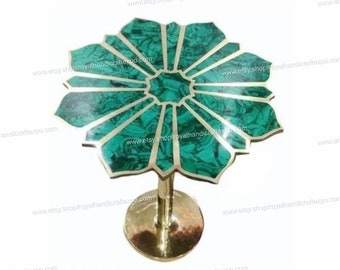 Tavolino in malachite con supporto in oro, ripiano laterale in pietra di malachite, tavolo in pietra preziosa naturale, tavolo centrale, tavolino finale, tavolo a forma di fiore