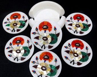 Posavasos de mármol blanco hechos a mano: incrustaciones de cornalina y diseño floral