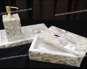 Kleo Set di accessori da bagno in pietra naturale che include dispenser
