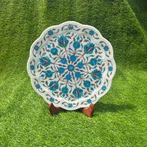 12&quot; Marble Round Wall Plate with Inlaid Semi-precious Stone Handmade product Home Gift Item Home Decorative Style Turquoise Plate.