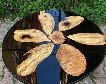 Mesa de comedor de madera de acacia con resina epoxi y borde natural (personalizable)