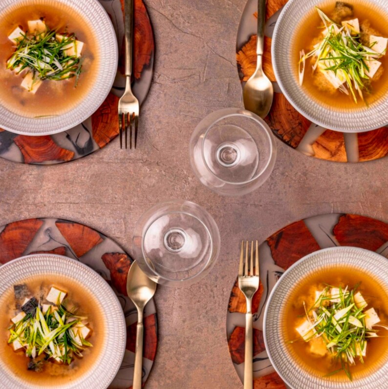 Round Modern Placemats Epoxy Resin Cedar Wood Placemat Etsy