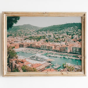 Bonita impresión de Francia, cartel de viaje de la Riviera francesa, Costa Azul imprimible, Foto de vista costera, Arte instantáneo de playa, Impresión de barcos del puerto