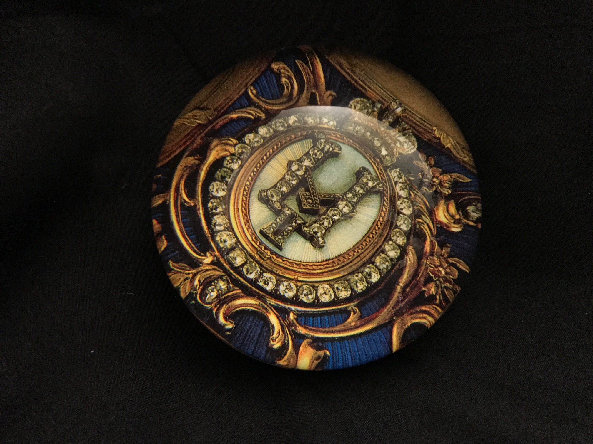 Crown & Jewels Paperweight by DURWIN RICE New York # 179 - Etsy