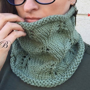 Knitting leaf cowl pattern, Pastel green neck warmer, DIY circular scarf