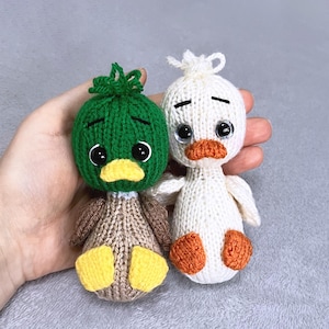 Duckling Knitting PDF Pattern in English, Stuffed Duck Toy, Hand-Knit Plush, Easter & Nursery Gift PDF