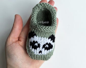 Baby Shorties Knitting Pattern, English PDF, Toe-Up Slipper Socks in English, Newborn Booties