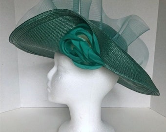 Chapeau Creations, entworfen von Ruth Kropveld, grüner Damen-Strohhut mit Cartwheel-Design für Damen