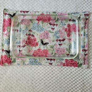 Casserole Dish Hot Pad, Butterfly Floral Design, Insulated for Hot Dishes, 13x20, Quilted.