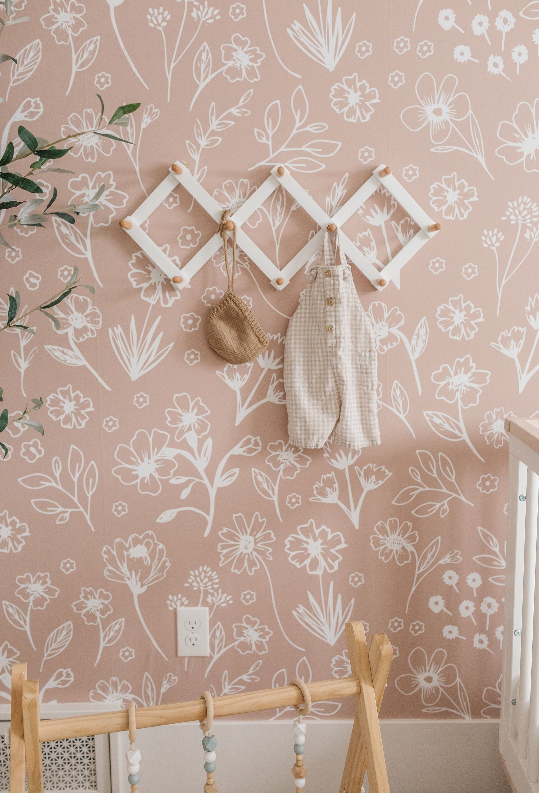 Natural Wood and White Accordion Wall Hanger