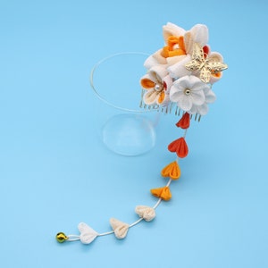 Kanzashi Flower - White & Orange / Tsumami Zaiku Kimono Hair Accessory - Handmade in Japan / Traditional Japanese Hair Comb With Dangling