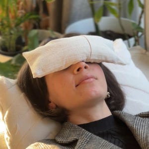 Lavender Eye Pillow, Flaxseed Eye Mask, Aromatherapy & Stress Relief, Sleep Mask, Perfect for Yoga Retreats, Mother's Day Gift