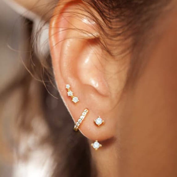 Minimalistisches Set aus Sterlingsilber: Ohrringjacke, Huggies-Creolen, Ohrkletterer für mehrere Piercings, zierlicher Ear Stack für den Alltag, fertig zum Verschenken