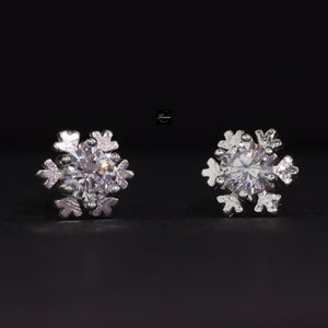 Sparkly Zirconia Snowflake Earring, Dainty Crystal Snowflake Studs, Winter Earring, Winter Floral, Daily Minimalist, Christmas Gift for Her